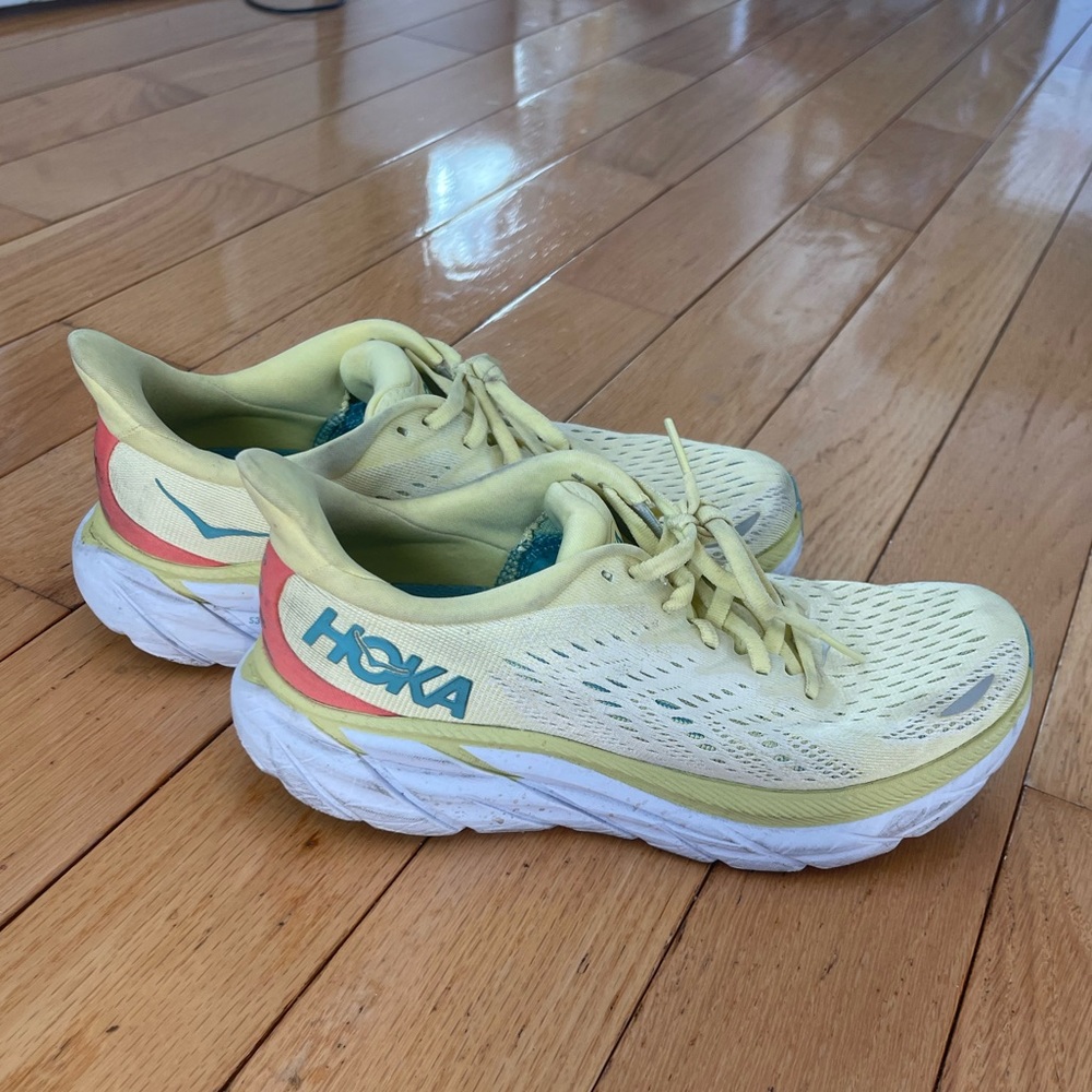 Hoka Clifton size 6.5 women’s yellow Pear